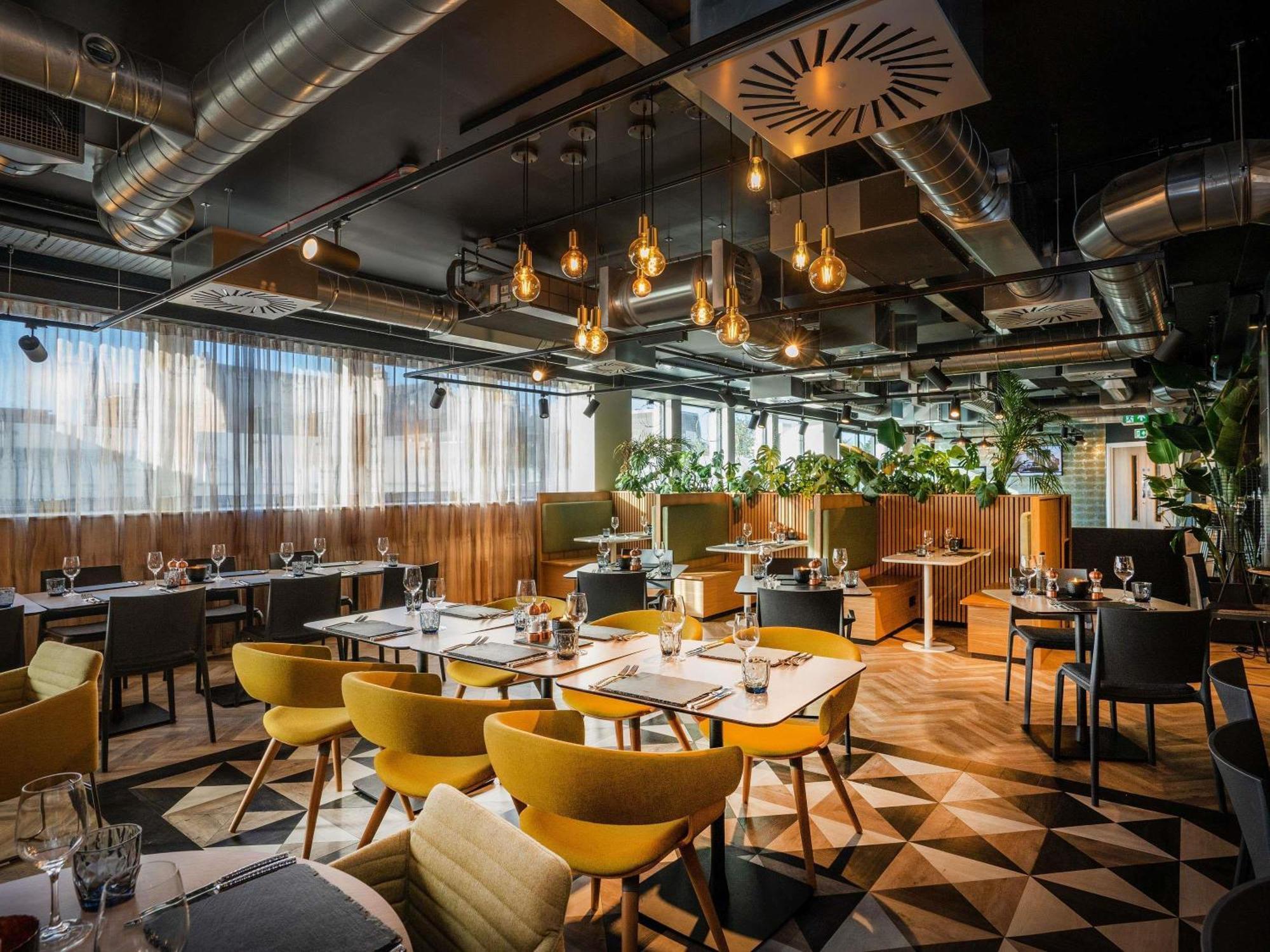 Mercure Newport Экстерьер фото
